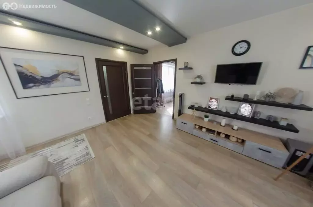 3-комнатная квартира: Шадринск, улица Ефремова, 32 (88.5 м) - Фото 1