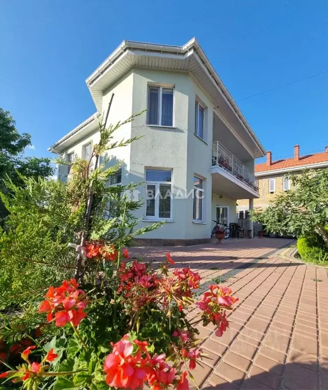 Дом в Крым, Симферопольский район, Перовское с/пос, с. Дубки ул. ... - Фото 1