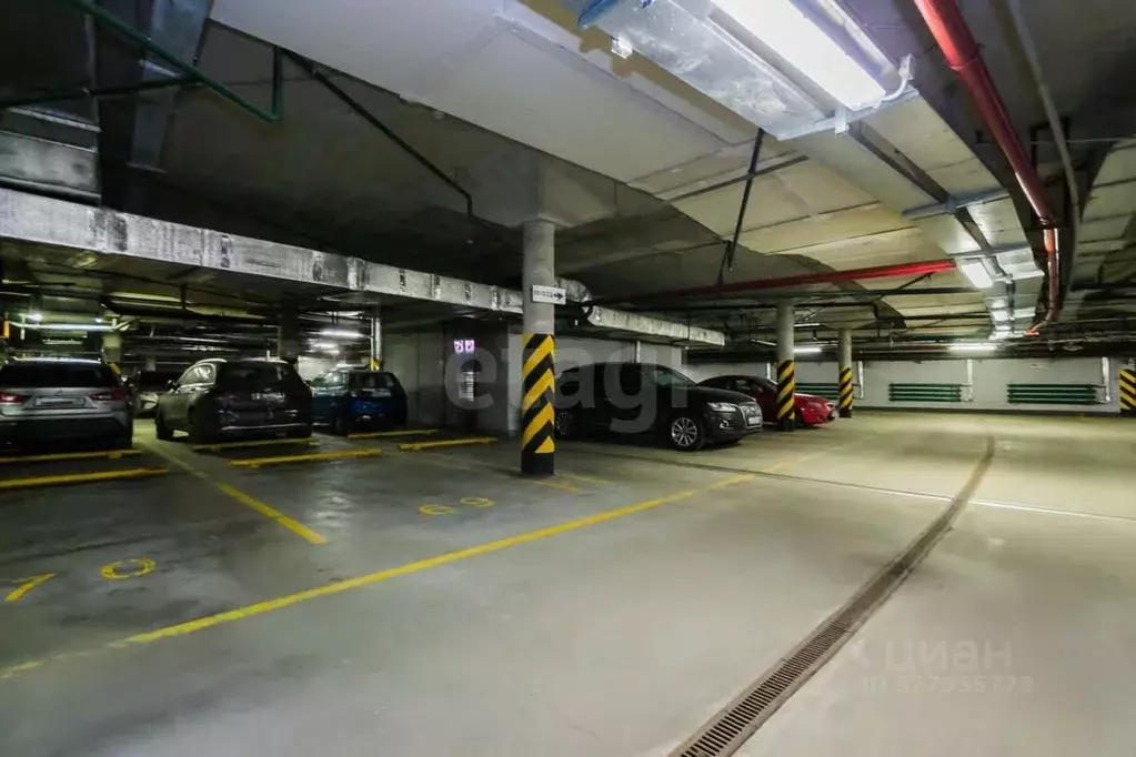 Гараж в Санкт-Петербург Ушаковская наб., 3к4 (13 м) - Фото 1