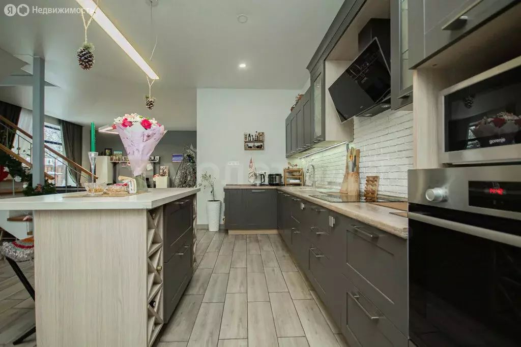 Дом в село Дубки, СНТ 40 лет Октября, Филёвская улица, 1 (230.2 м) - Фото 1