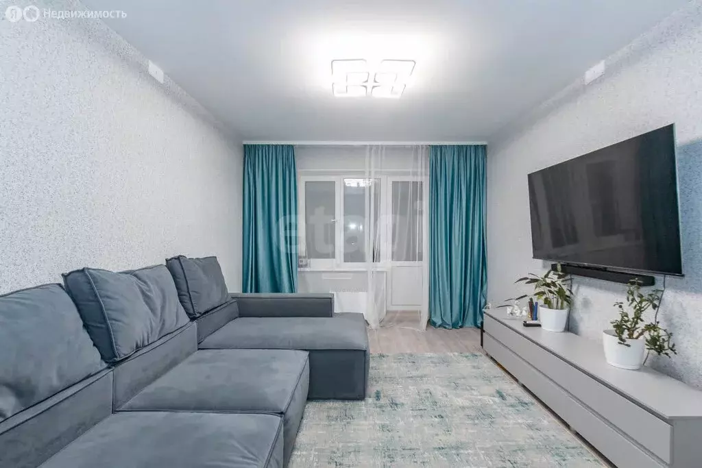 3-комнатная квартира: Омск, улица Завертяева, 9Д (80 м) - Фото 2