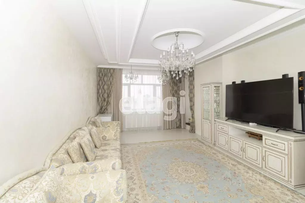 3-к кв. Тюменская область, Тюмень ул. Малыгина, 90 (147.2 м) - Фото 1