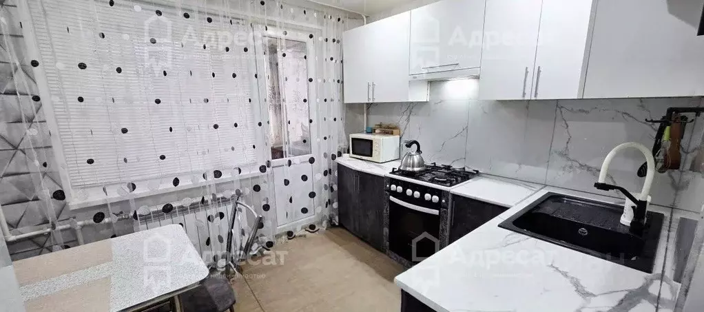 3-к кв. Волгоградская область, Средняя Ахтуба рп ул. Октябрьская, 86 ... - Фото 1