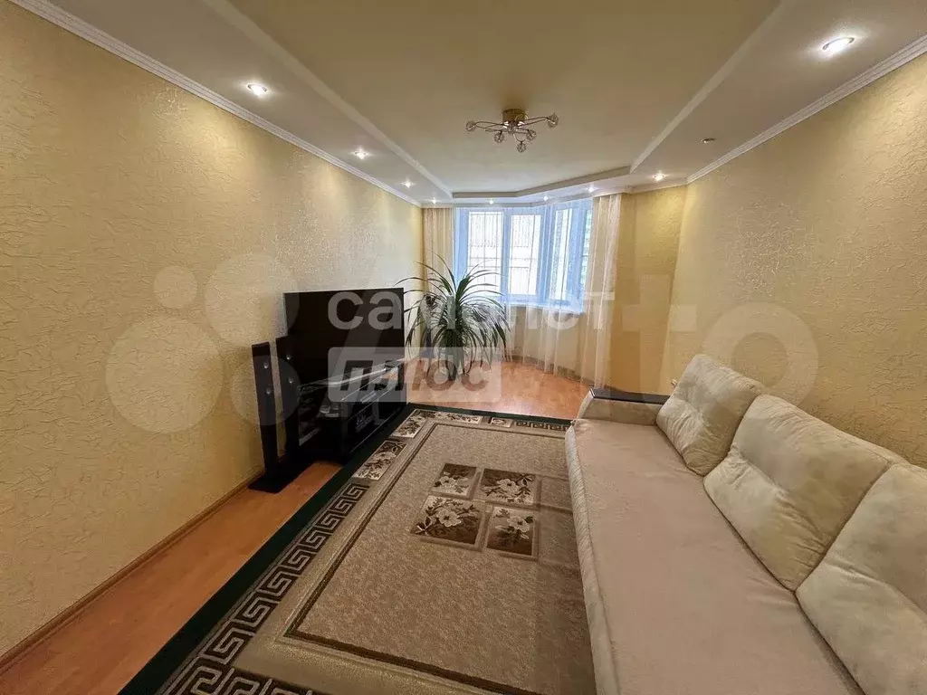 2-к. квартира, 71 м, 4/10 эт. - Фото 1