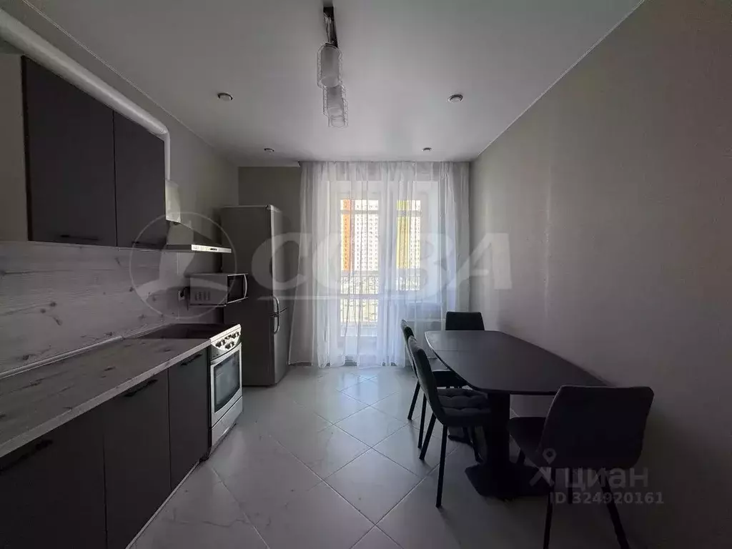 2-к кв. Тюменская область, Тюмень ул. Ветеранов Труда, 9Ак4 (61.9 м) - Фото 2