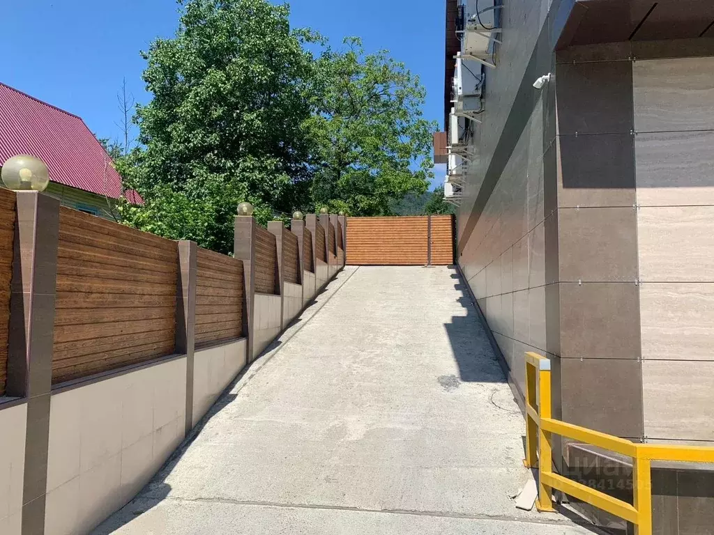 Гараж в Краснодарский край, Сочи городской округ, Красная Поляна пгт ... - Фото 2
