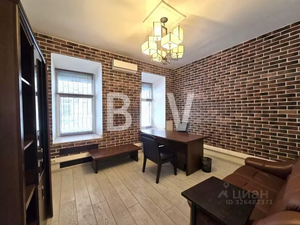 Офис в Москва ул. Петровка, 17С4 (100 м) - Фото 2