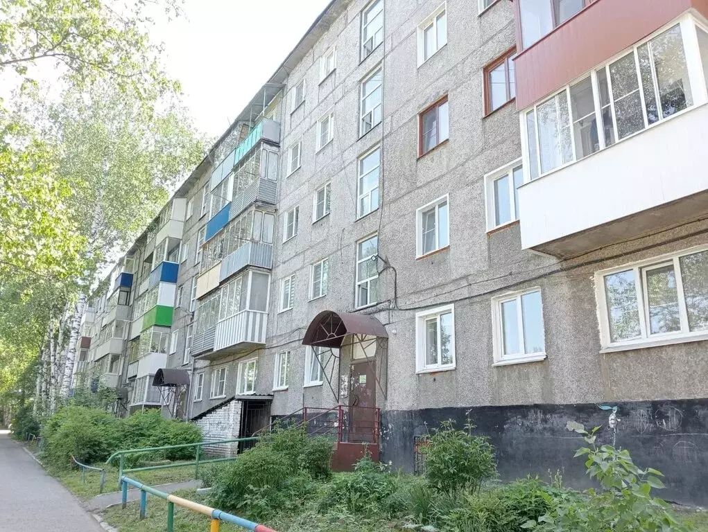 2-комнатная квартира: Осинники, улица Ефимова, 9 (45 м) - Фото 1