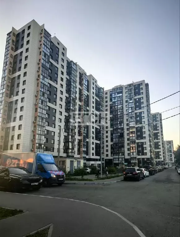 Продается 3-комнатная квартира - Фото 1