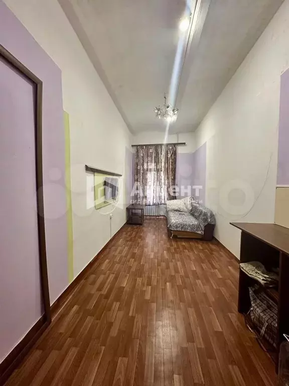 Комната 16 м в 9-к., 1/4 эт. - Фото 1