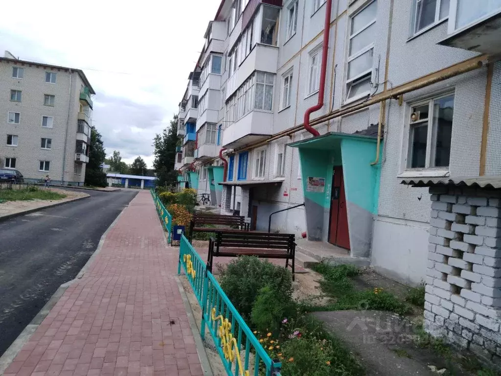 4-к кв. Брянская область, Жуковка пер. Заводской проезд, 6 (57.7 м) - Фото 2