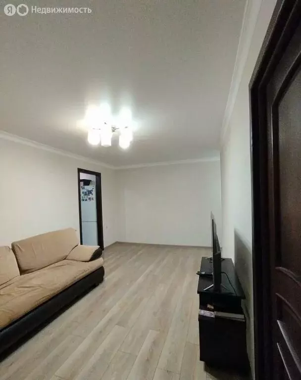 3-комнатная квартира: Каменск-Шахтинский, улица Ворошилова, 3А (60 м) - Фото 1