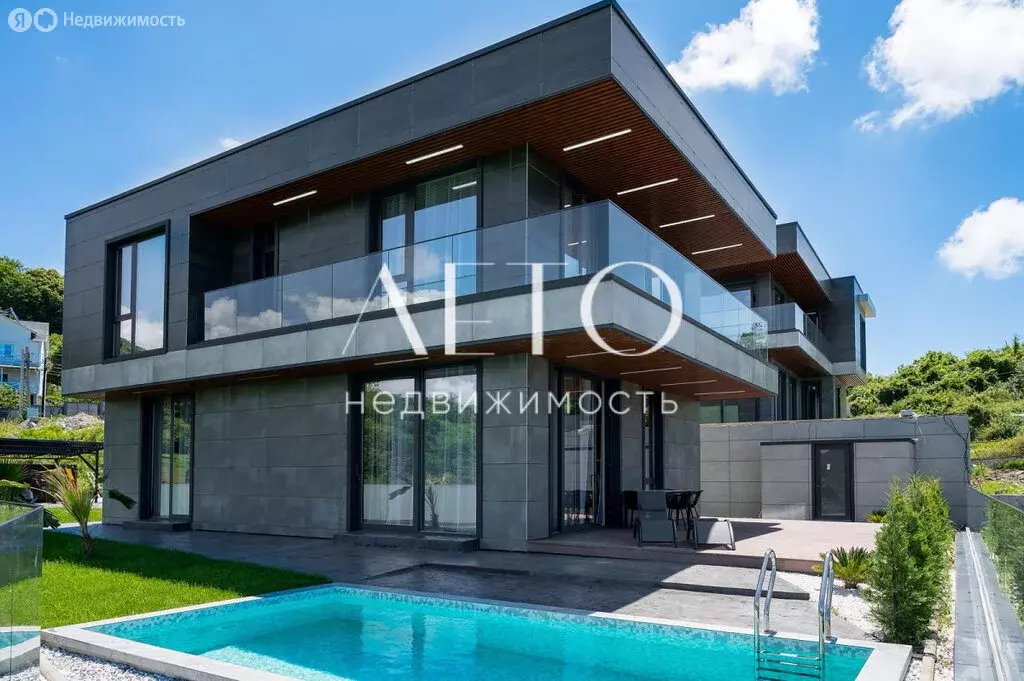 Дом в Краевско-Армянское, улица Саят-Нова (220 м) - Фото 1
