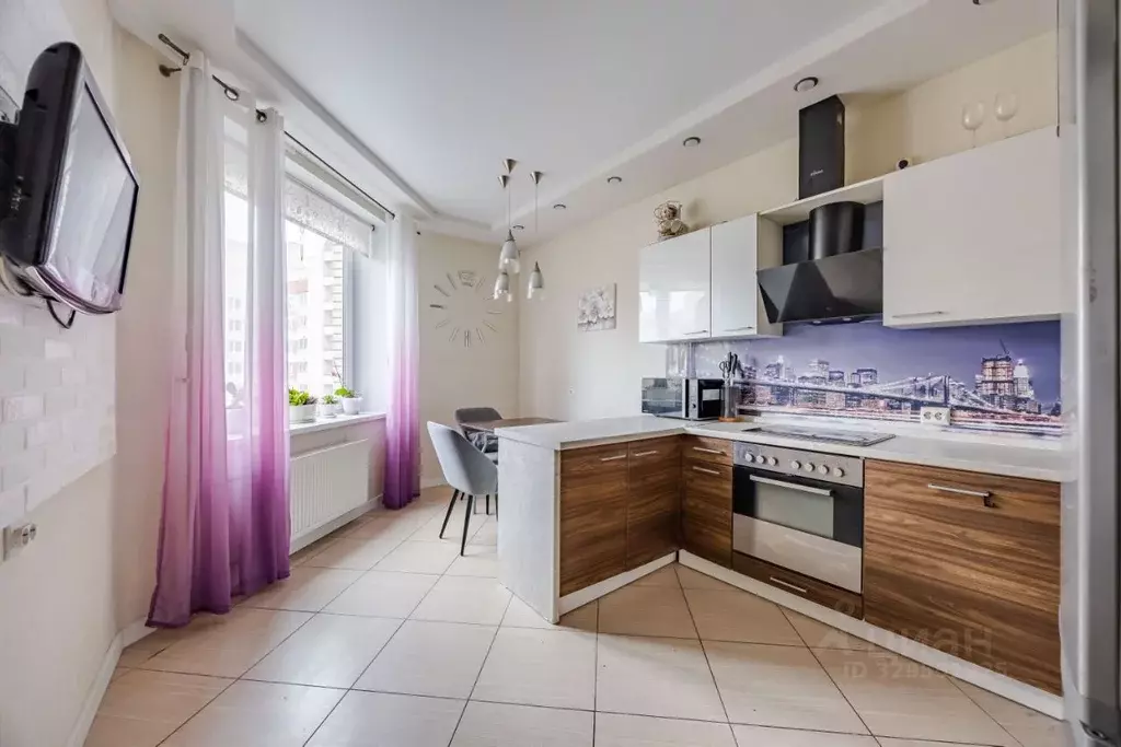 3-к кв. Санкт-Петербург ул. Ворошилова, 27к1 (91.5 м) - Фото 1