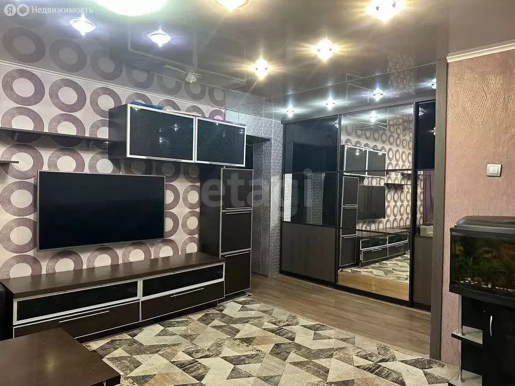 4-комнатная квартира: Челябинск, улица Гагарина, 26А (77 м) - Фото 1