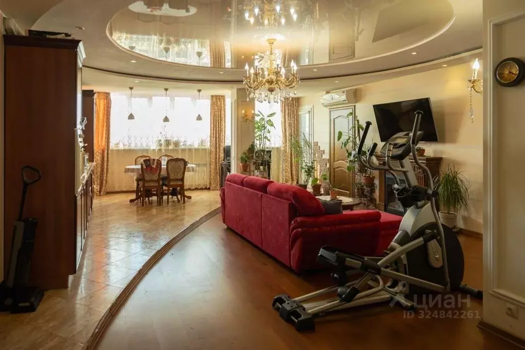 4-к кв. Саха (Якутия), Якутск ул. Чехова, 35 (135.0 м) - Фото 1