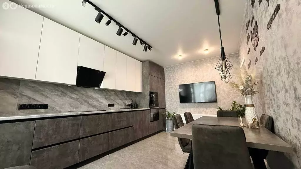 3-комнатная квартира: посёлок городского типа Стройкерамика, улица ... - Фото 1