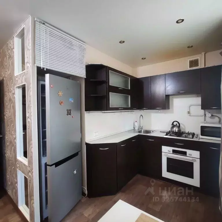 3-к кв. Волгоградская область, Волгоград ул. Таращанцев, 21 (56.7 м) - Фото 1