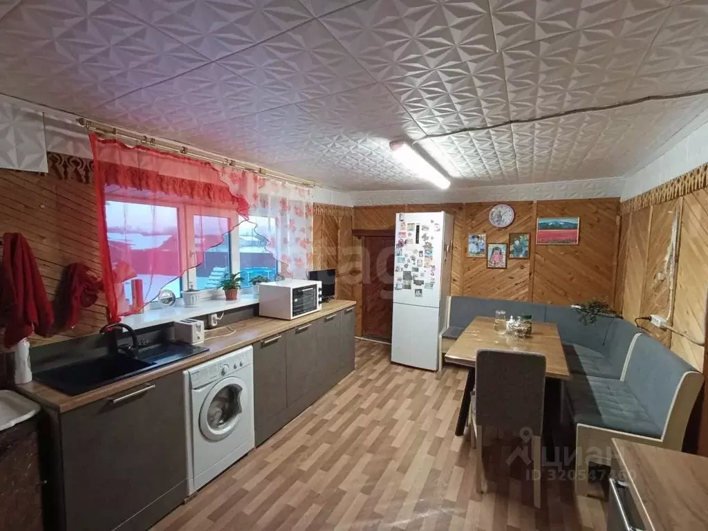 Дом в Псковская область, Псковский район, Середкинская волость, д. ... - Фото 1