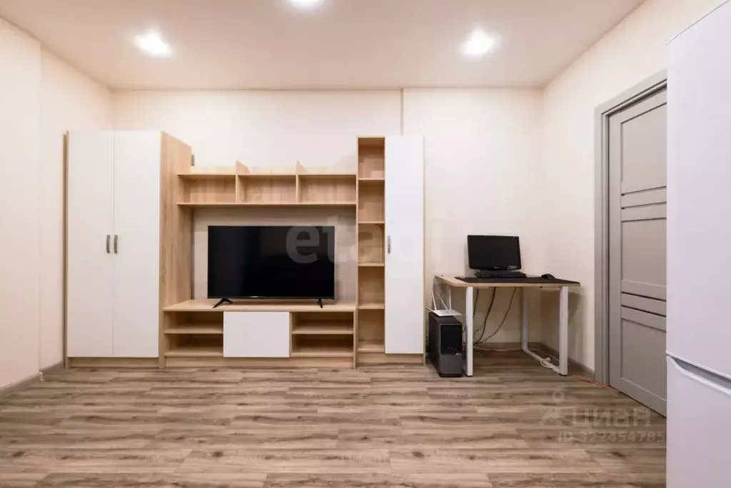 Студия Татарстан, Казань ул. Рауиса Гареева, 113 (30.3 м) - Фото 0