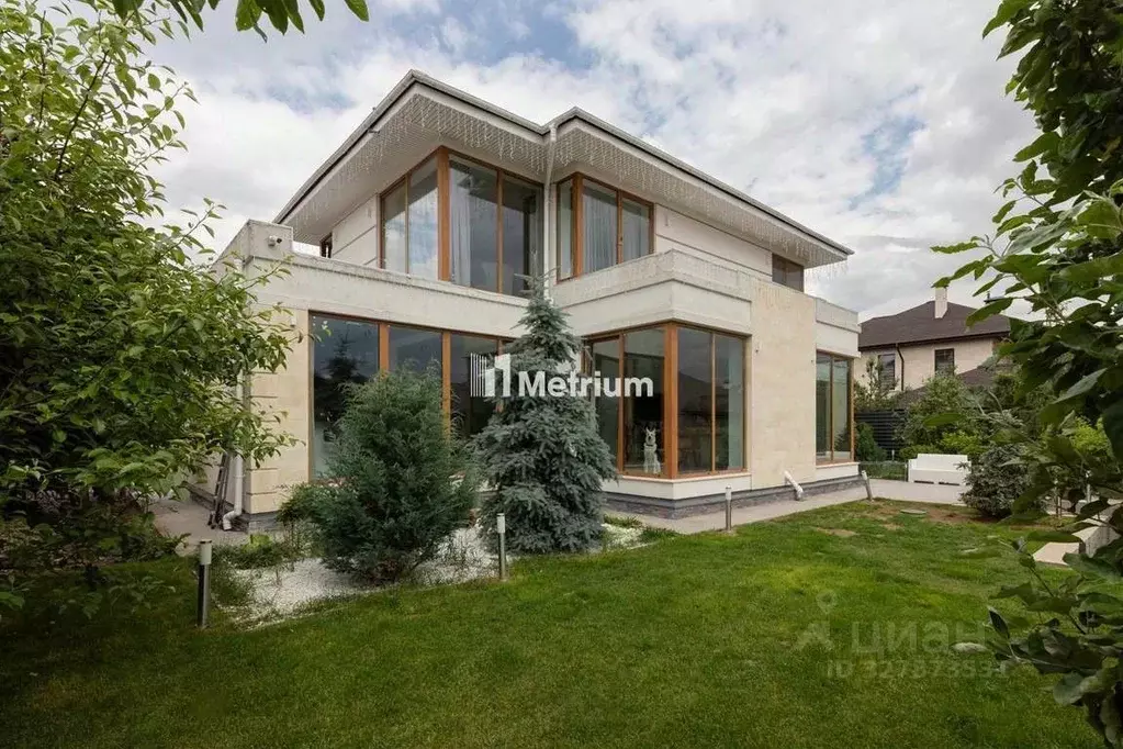 Коттедж в Московская область, Красногорск городской округ, с. ... - Фото 1