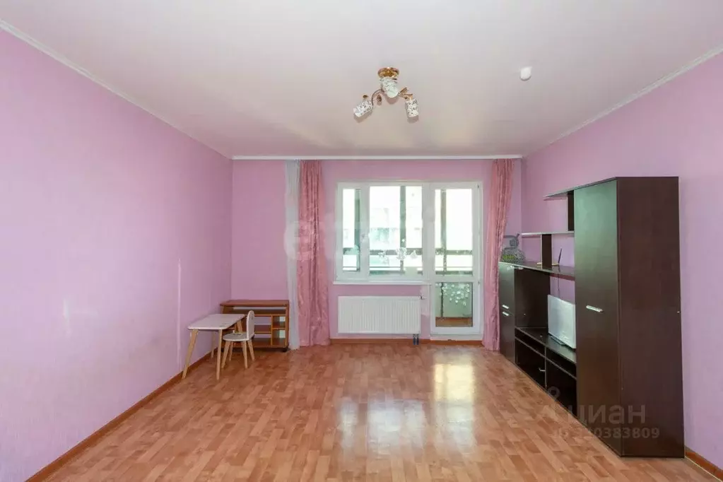 1-к кв. Тюменская область, Тюмень ул. Ю.-Р.Г. Эрвье, 24к3 (43.0 м) - Фото 1