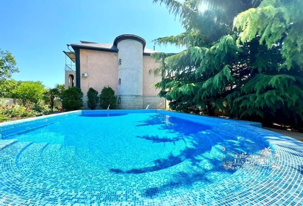 Дом в Крым, Ялта ул. Энергетиков, 11 (300 м) - Фото 1