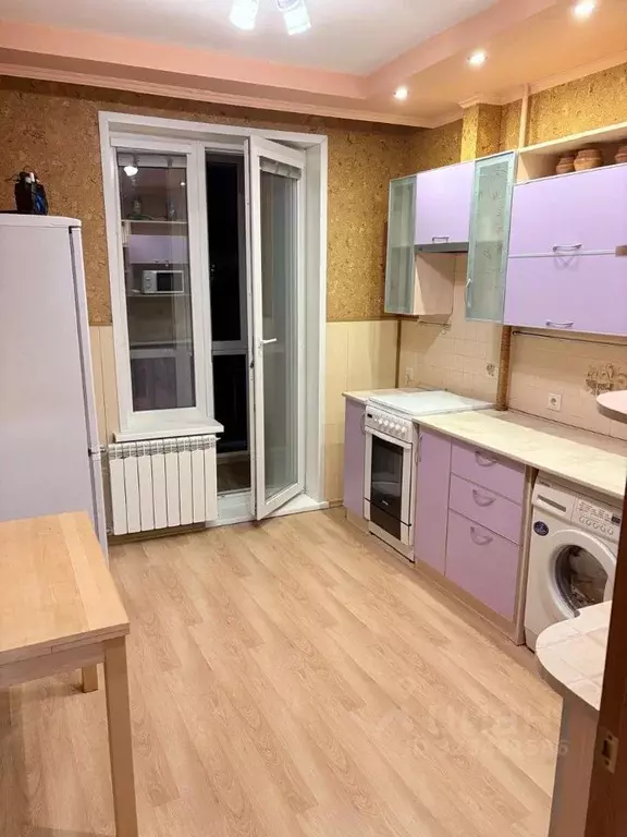 1-к кв. Омская область, Омск просп. Комарова, 19 (40.0 м) - Фото 0