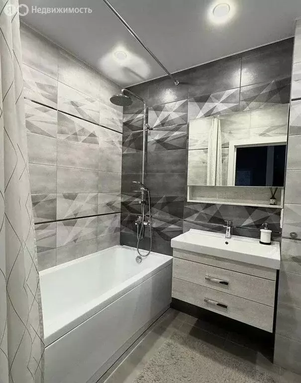 3-комнатная квартира: Тюмень, улица Дмитрия Менделеева, 2к2 (84.8 м) - Фото 1