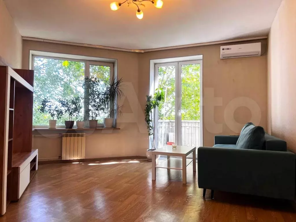 3-к. квартира, 65 м, 3/3 эт. - Фото 0