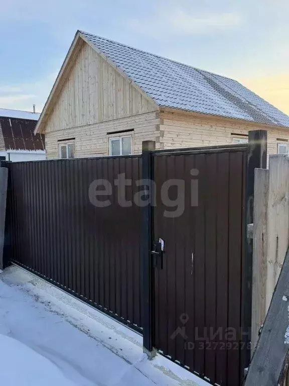 Дом в Бурятия, Улан-Удэ ул. Смоленская (100 м) - Фото 1