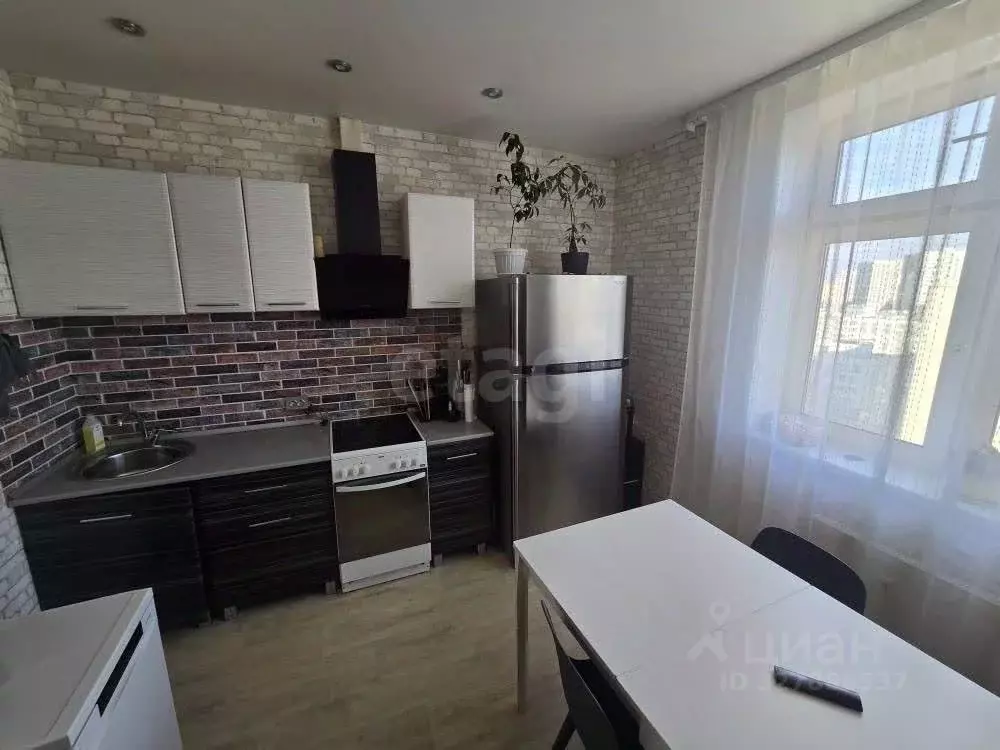 2-к кв. Тюменская область, Тюмень ул. Александра Протозанова, 16к1 ... - Фото 1