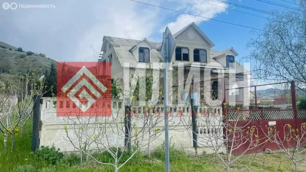 Дом в Морское, Тополевая улица (280 м) - Фото 1