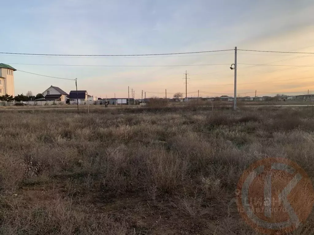 Участок в Крым, Евпатория городской округ, Заозерное пгт ул. Садовая ... - Фото 0