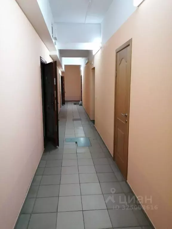 Офис в Калининградская область, Калининград ул. Тенистая Аллея (34 м) - Фото 1