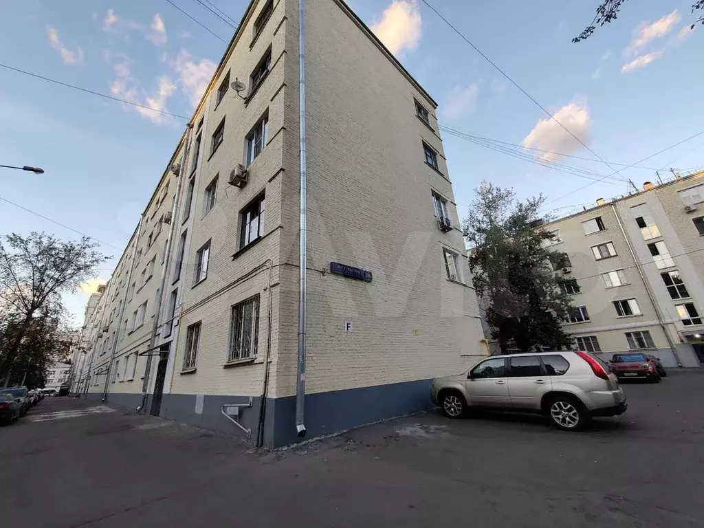 Комната 13,5 м в 4-к., 1/5 эт. - Фото 0