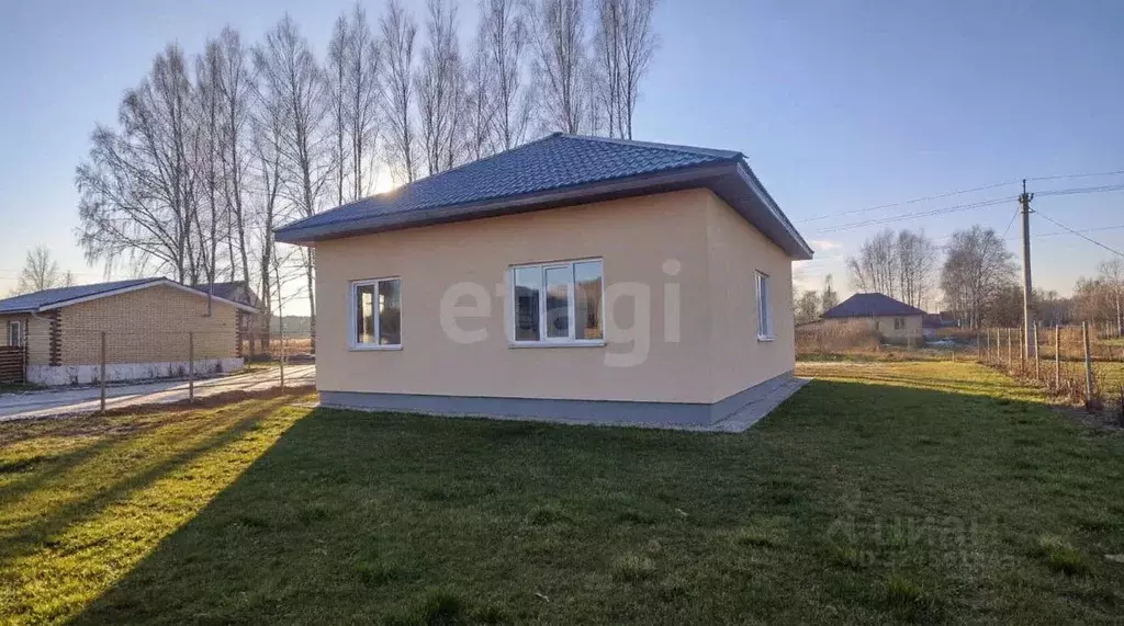 Дом в Ярославская область, Некрасовское рп ул. Солнечная, 14 (100 м) - Фото 1