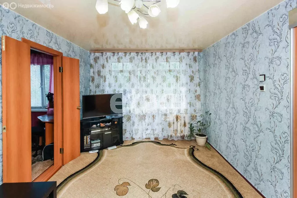 2-комнатная квартира: Тюмень, улица Пермякова, 4 (45 м) - Фото 0