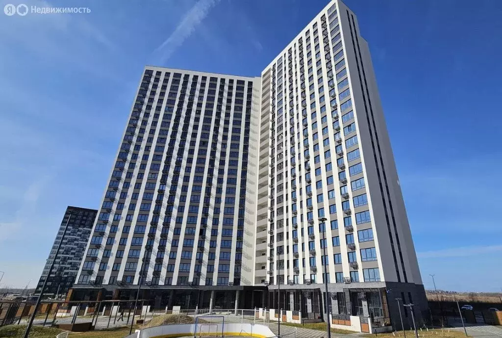 3-комнатная квартира: Тюмень, Краснооктябрьская улица, 6 (83.9 м) - Фото 1