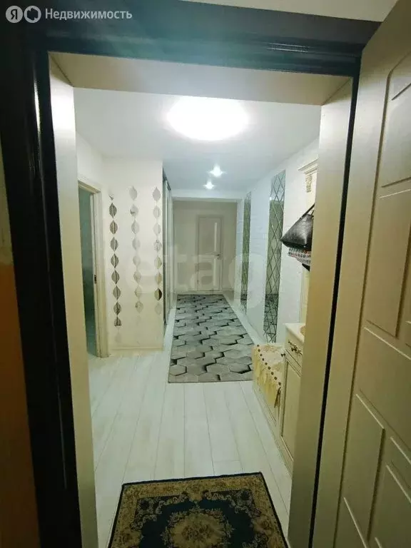 3-комнатная квартира: Энгельс, Харьковская улица, 2 (74.3 м) - Фото 0