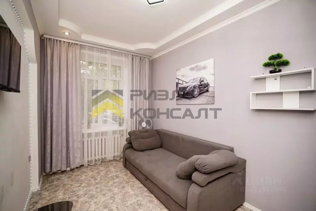 3-к кв. Омская область, Омск ул. 10 лет Октября, 193 (65.0 м) - Фото 1