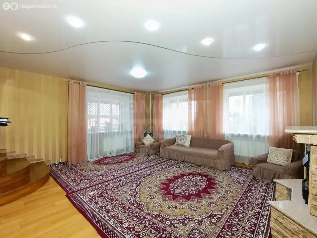 Дом в посёлок Весенний, Молодёжная улица (268.1 м) - Фото 1