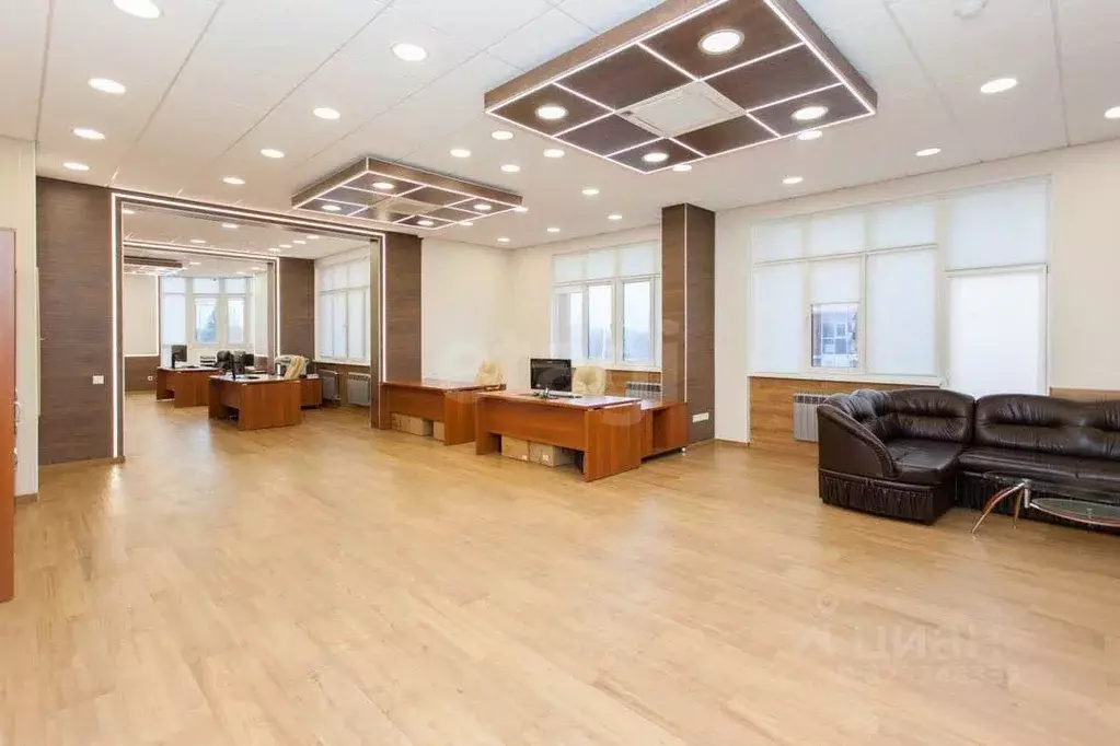 Офис в Ханты-Мансийский АО, Сургут Университетская ул., 11 (159 м) - Фото 1