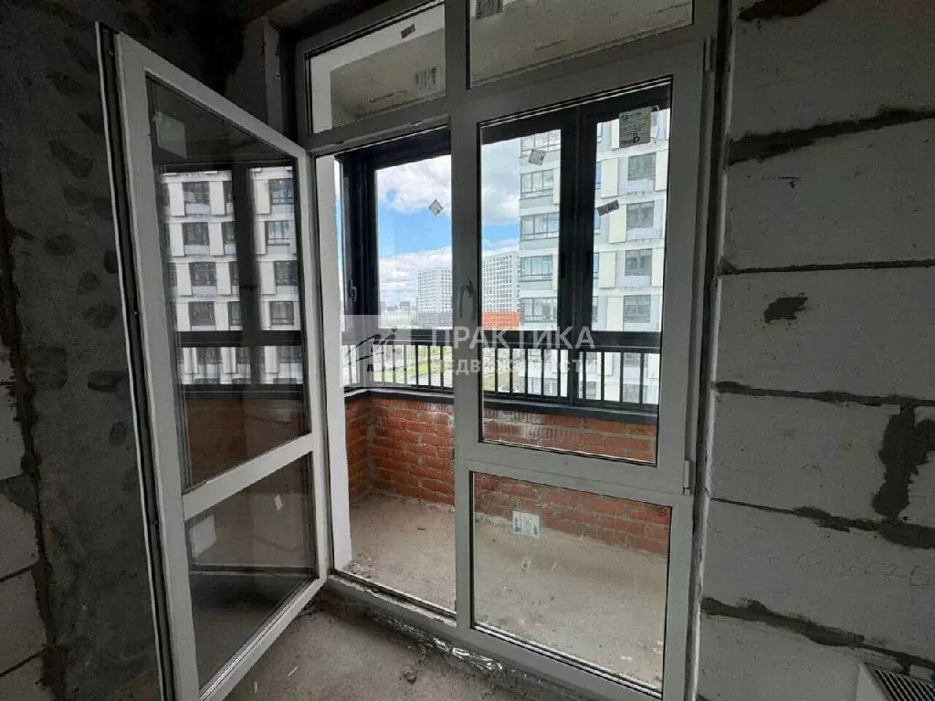 Продается 4-комнатная квартира - Фото 2