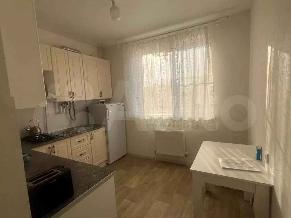 1-к. квартира, 35 м, 1/3 эт. - Фото 0