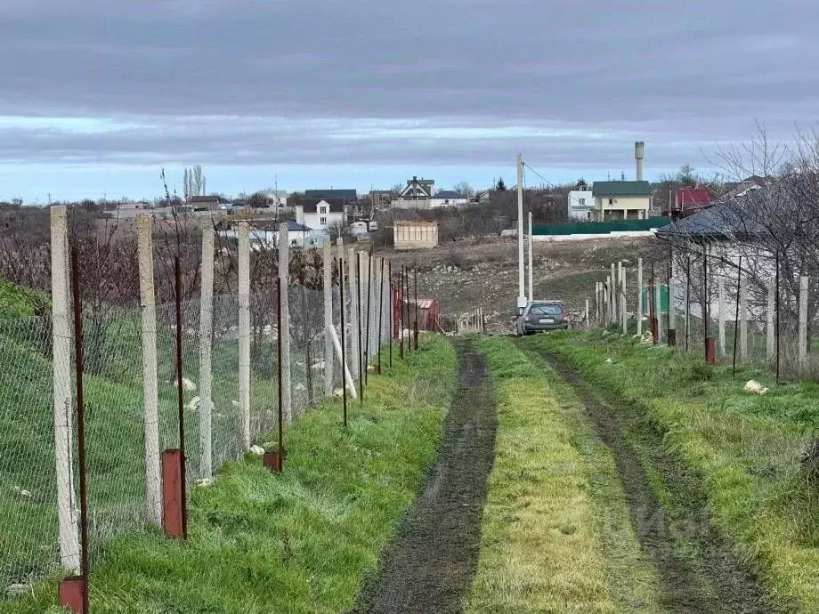 Участок в Крым, Симферопольский район, Трудовское с/пос, ... - Фото 1