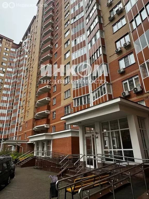 3-комнатная квартира: посёлок городского типа ВНИИССОК, улица Михаила ... - Фото 2