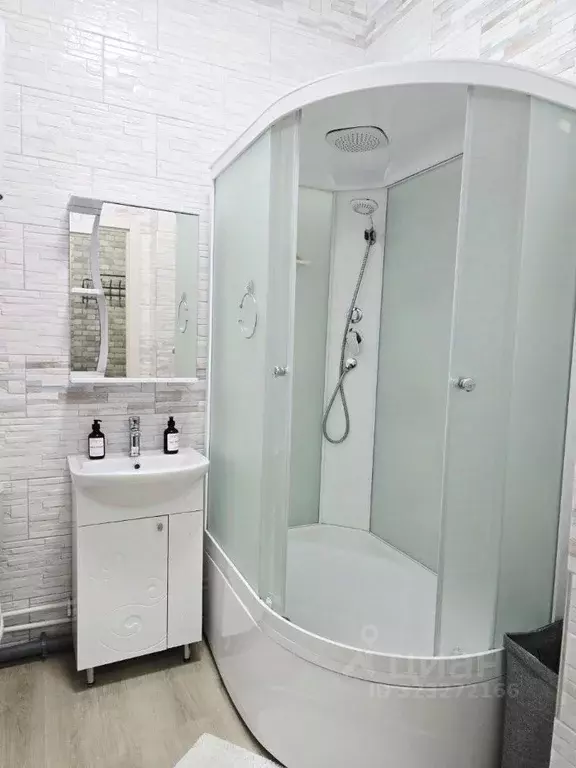 1-к кв. Удмуртия, Ижевск Базарная пл., 1 (30.0 м) - Фото 2