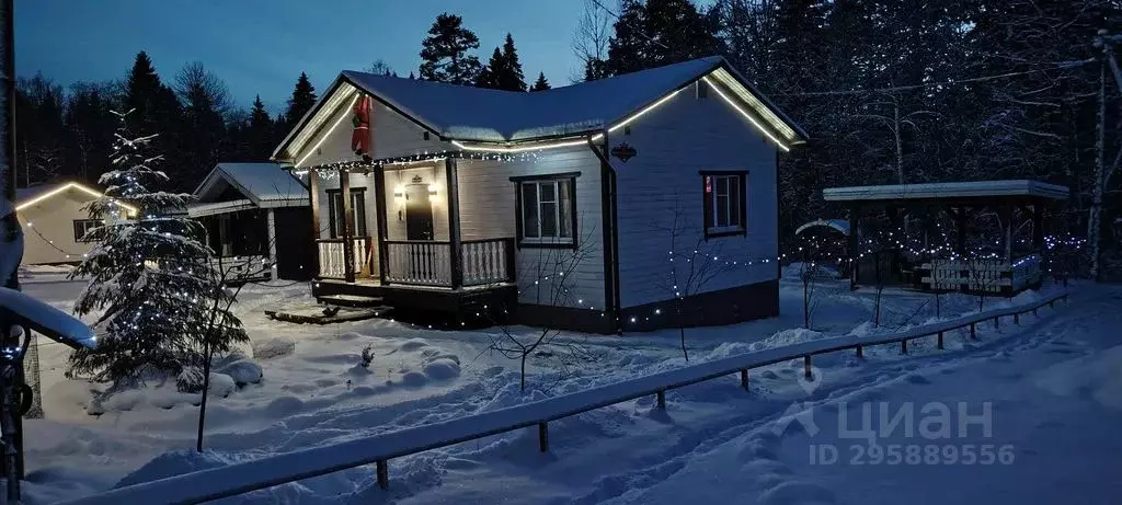 Дом в Карелия, Сортавальский муниципальный округ, пос. Рускеала ш. ... - Фото 1