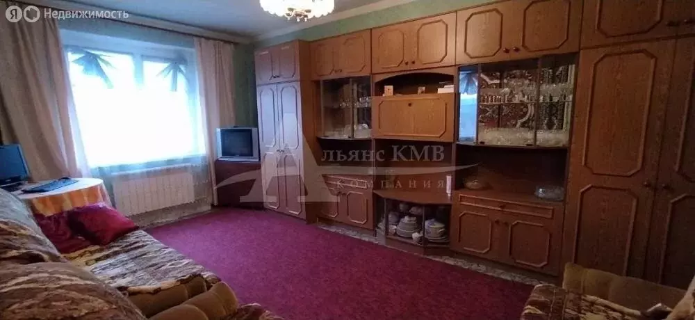 3-комнатная квартира: Кисловодск, Азербайджанская улица, 27 (67 м) - Фото 1